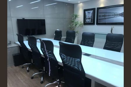 Casa à venda com 550m², 1 quarto e 2 vagas Casa à venda com 550m², 1 quarto e 2 vagasSala 2
