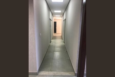 Casa à venda com 550m², 1 quarto e 2 vagas Casa à venda com 550m², 1 quarto e 2 vagasCorredor