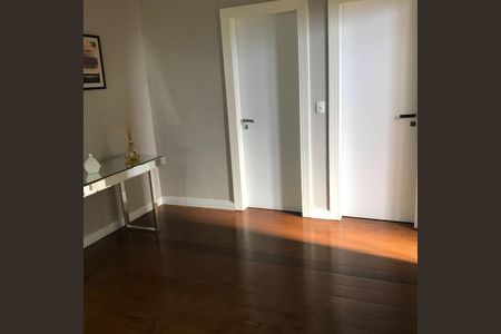 Casa à venda com 550m², 1 quarto e 2 vagas Casa à venda com 550m², 1 quarto e 2 vagasHall de entrada