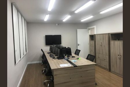 Casa à venda com 550m², 1 quarto e 2 vagas Casa à venda com 550m², 1 quarto e 2 vagasQuarto 1