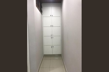 Casa à venda com 550m², 1 quarto e 2 vagas Casa à venda com 550m², 1 quarto e 2 vagasQuarto 1