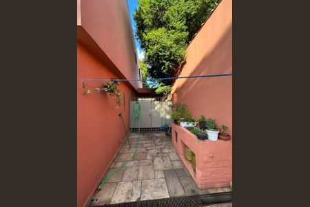 Casa à venda com 3 quartos, 294m² em Vila Rosalia, Guarulhos