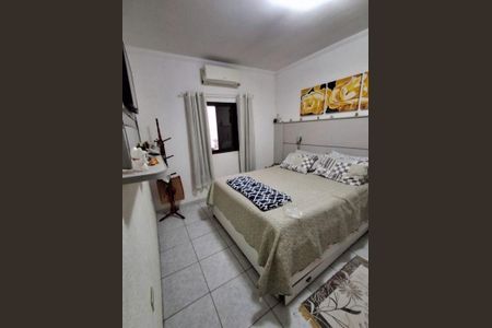 Casa à venda com 79m², 2 quartos e 1 vaga