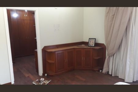 Casa à venda com 360m², 3 quartos e 7 vagas