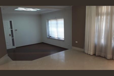 Casa à venda com 3 quartos, 360m² em Vila Rosalia, Guarulhos