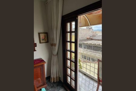 Casa à venda com 135m², 3 quartos e 4 vagas