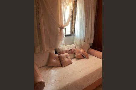 Casa à venda com 135m², 3 quartos e 4 vagas