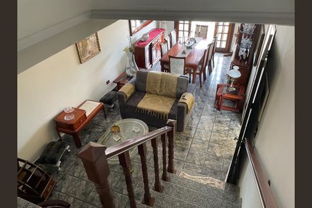 Casa à venda com 135m², 3 quartos e 4 vagas