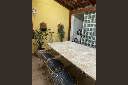 Casa à venda com 135m², 3 quartos e 4 vagas