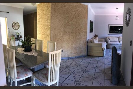Casa à venda com 250m², 3 quartos e 2 vagas