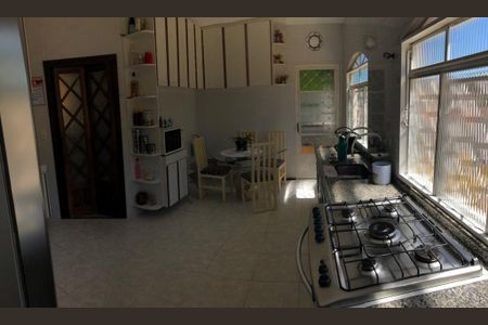 Casa à venda com 250m², 3 quartos e 2 vagas