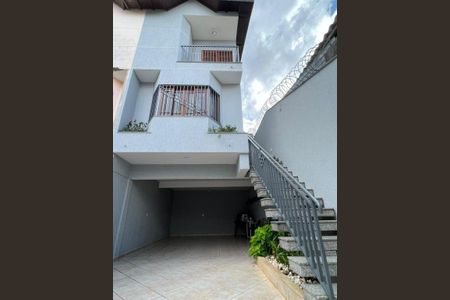Casa à venda com 152m², 3 quartos e 3 vagas
