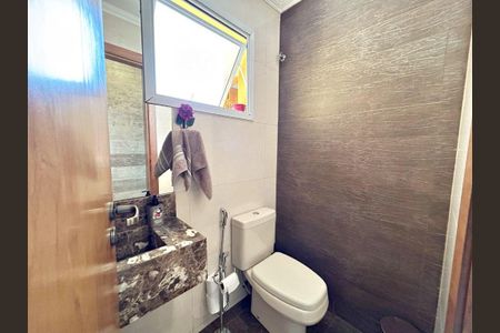 Casa à venda com 270m², 4 quartos e 4 vagas