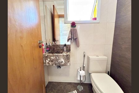 Casa à venda com 270m², 4 quartos e 4 vagas