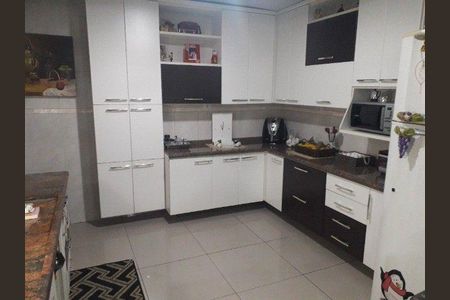 Casa à venda com 262m², 2 quartos e 2 vagas