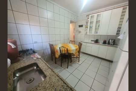 Casa à venda com 3 quartos, 200m² em Vila Rosalia, Guarulhos