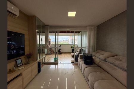Casa à venda com 125m², 3 quartos e 7 vagas