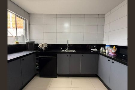 Casa à venda com 125m², 3 quartos e 7 vagas