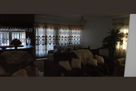 Casa à venda com 202m², 5 quartos e 3 vagas
