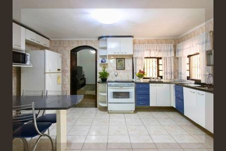 Casa à venda com 3 quartos, 250m² em Vila Galvão, Guarulhos