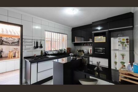 Casa à venda com 3 quartos, 180m² em Jardim Bom Clima, Guarulhos