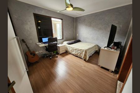 Casa à venda com 4 quartos, 298m² em Vila Rosalia, Guarulhos