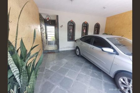 Casa à venda com 102m², 2 quartos e 2 vagas