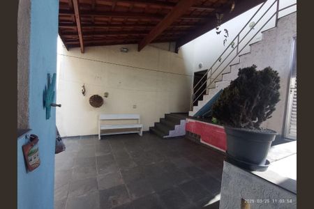 Casa à venda com 102m², 2 quartos e 2 vagas