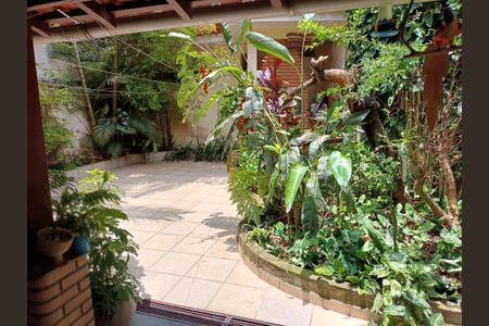 Casa à venda com 3 quartos, 278m² em Vila Irmaos Arnoni, São Paulo