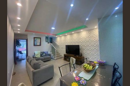 Casa à venda com 3 quartos, 105m² em Jardim das Laranjeiras, São Paulo