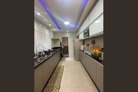 Casa à venda com 3 quartos, 105m² em Jardim das Laranjeiras, São Paulo