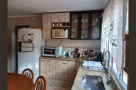 Casa à venda com 3 quartos, 181m² em Jardim Modelo, São Paulo