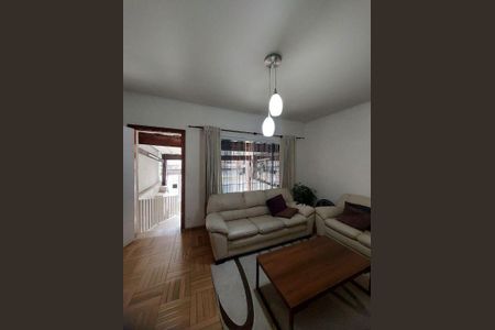 Casa à venda com 155m², 2 quartos e 1 vaga