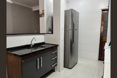 Casa à venda com 106m², 2 quartos e 6 vagas
