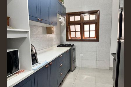 Casa à venda com 106m², 2 quartos e 6 vagas