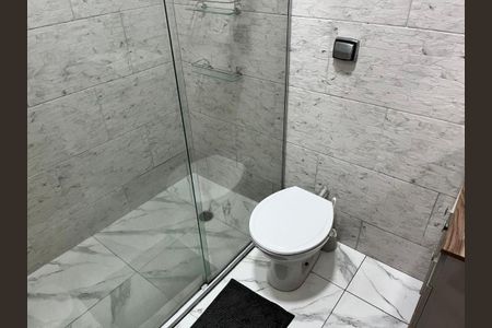 Casa à venda com 106m², 2 quartos e 6 vagas