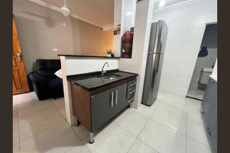 Casa à venda com 106m², 2 quartos e 6 vagas