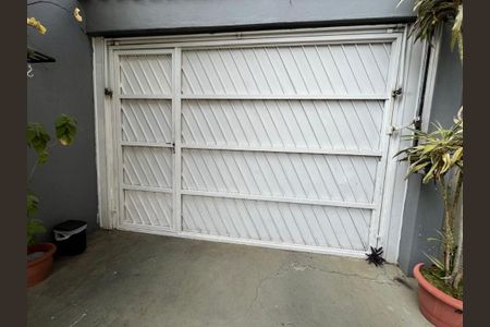 Casa à venda com 106m², 2 quartos e 6 vagas