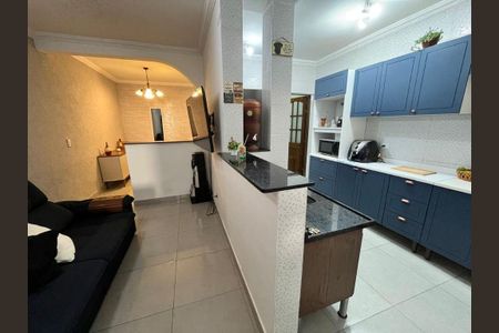 Casa à venda com 106m², 2 quartos e 6 vagas