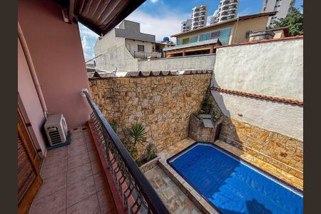 Casa à venda com 3 quartos, 350m² em Vila Galvão, Guarulhos