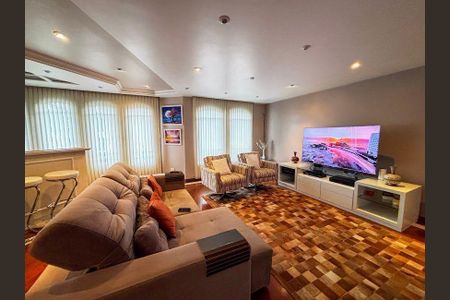 Casa à venda com 350m², 3 quartos e 5 vagas