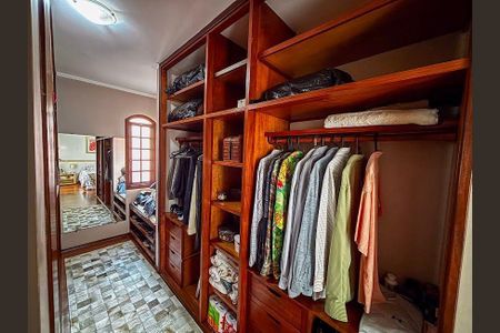 Casa à venda com 350m², 3 quartos e 5 vagas