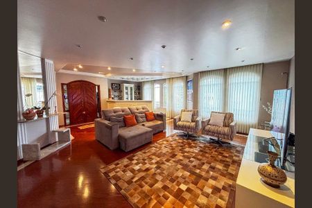 Casa à venda com 3 quartos, 350m² em Vila Galvão, Guarulhos
