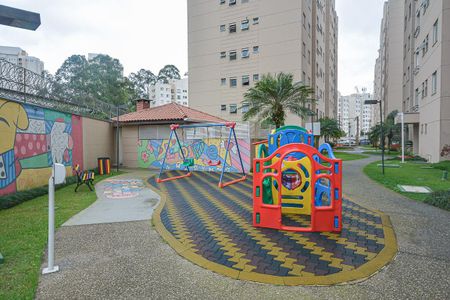 Apartamento à venda com 48m², 2 quartos e 1 vaga Apartamento à venda com 48m², 2 quartos e 1 vagaÁrea comum - Playground