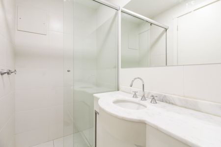 Apartamento para alugar com 65m², 2 quartos e 1 vaga Apartamento para alugar com 65m², 2 quartos e 1 vagaBanheiro
