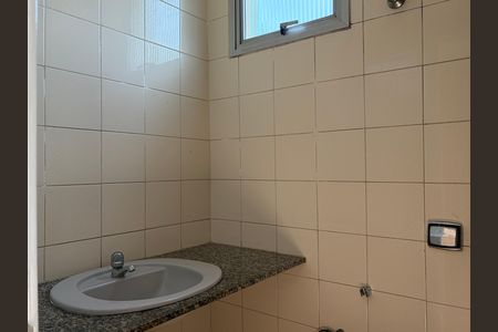 Apartamento para alugar com 74m², 2 quartos e 1 vagaBanheiro da suíte 