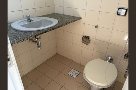 Apartamento para alugar com 74m², 2 quartos e 1 vagaBanheiro da suíte 
