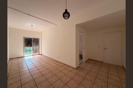 Sala de apartamento para alugar com 2 quartos, 74m² em Taquara, Rio de Janeiro