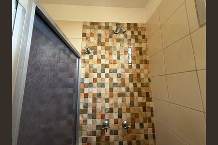 Apartamento para alugar com 74m², 2 quartos e 1 vagaBanheiro social 