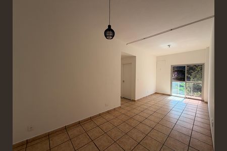 Apartamento para alugar com 74m², 2 quartos e 1 vagaSala
